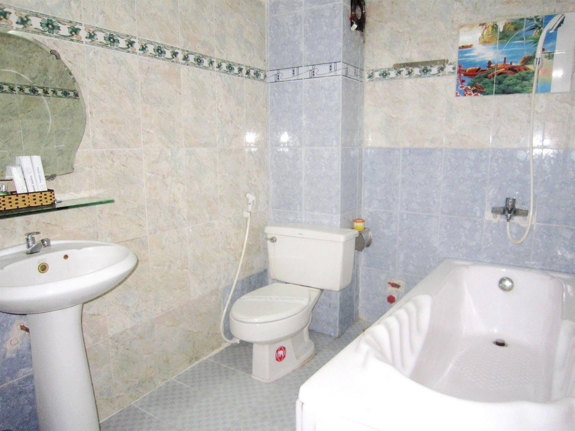 Thanh Hong Hotel Thành Pho Ho Chí Minh Esterno foto